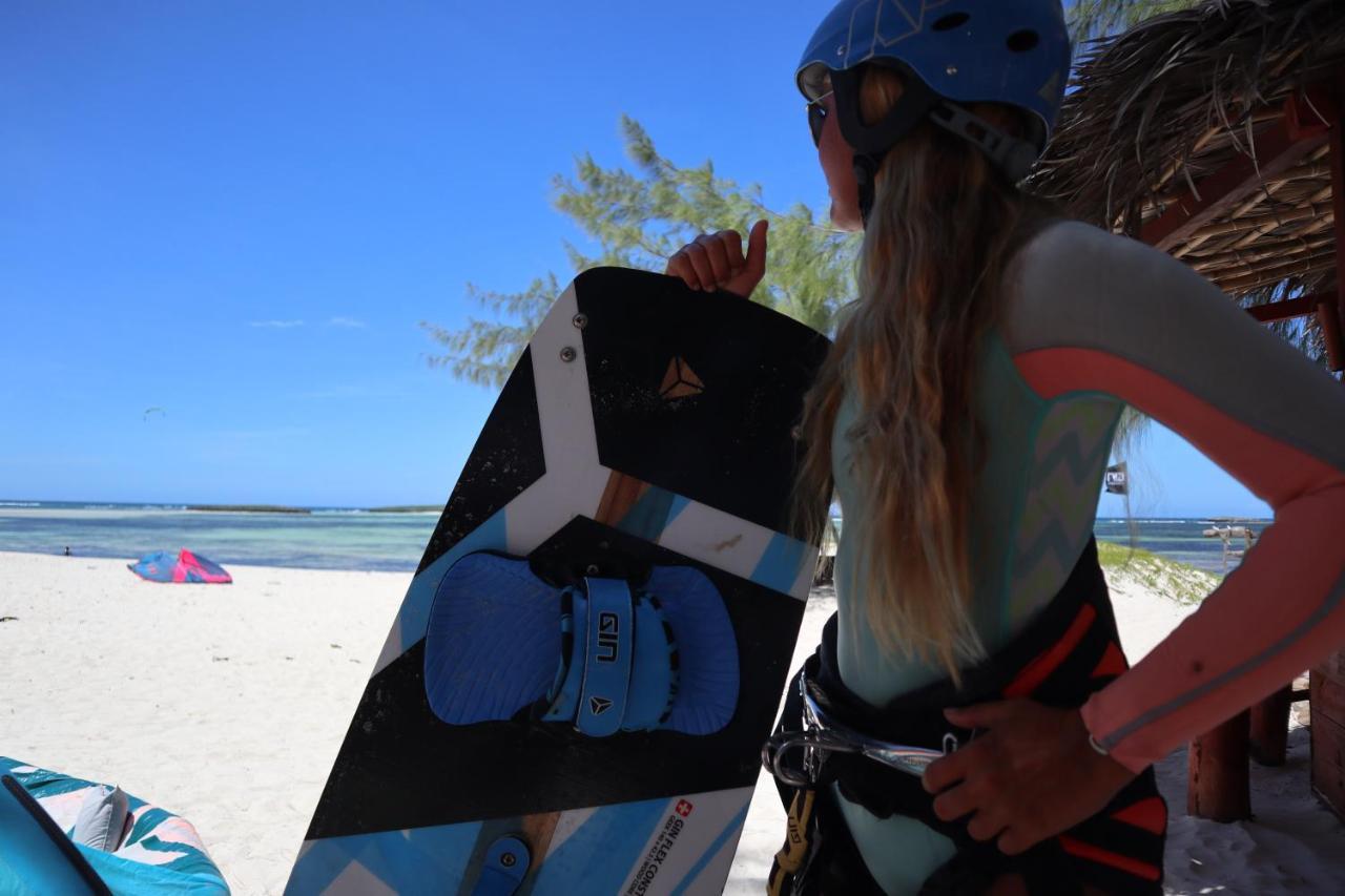 Ocean Lodge Kite & Windsurf Antsiranana Екстериор снимка