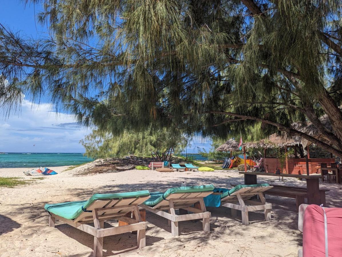 Ocean Lodge Kite & Windsurf Antsiranana Екстериор снимка