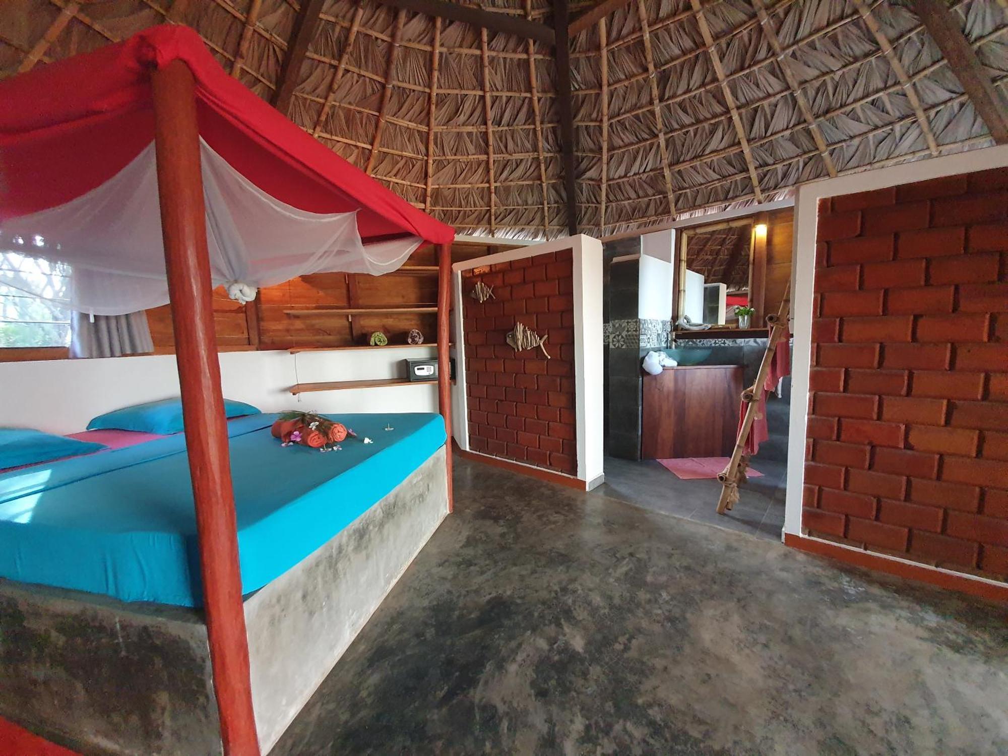 Ocean Lodge Kite & Windsurf Antsiranana Екстериор снимка