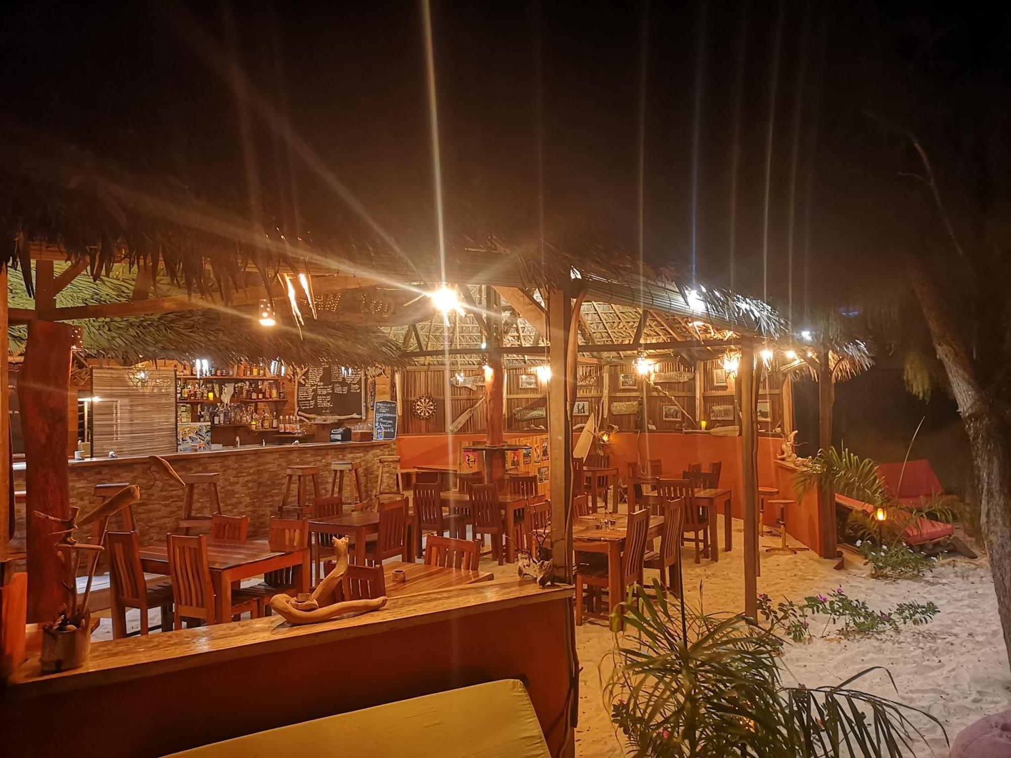 Ocean Lodge Kite & Windsurf Antsiranana Екстериор снимка
