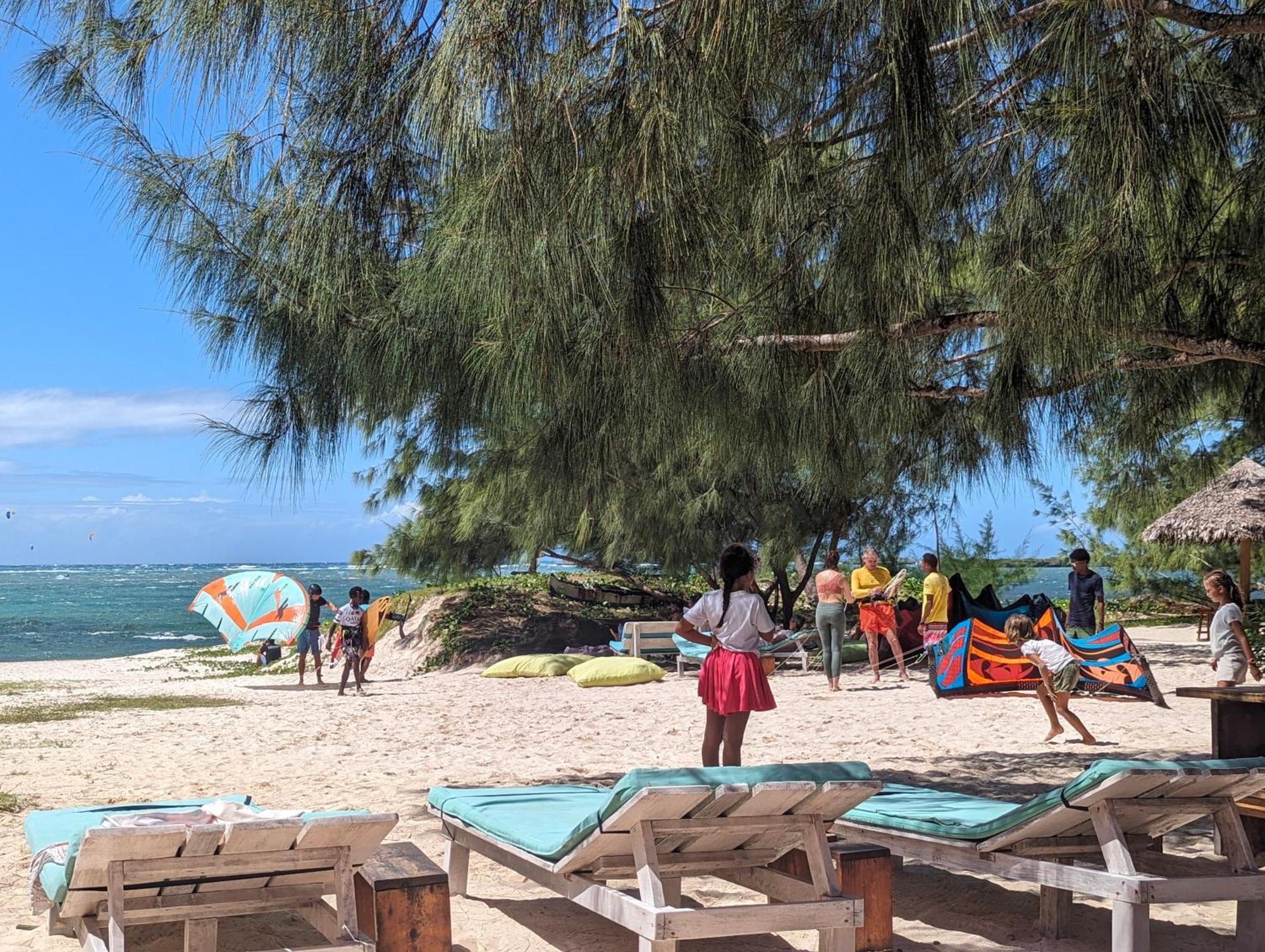 Ocean Lodge Kite & Windsurf Antsiranana Екстериор снимка