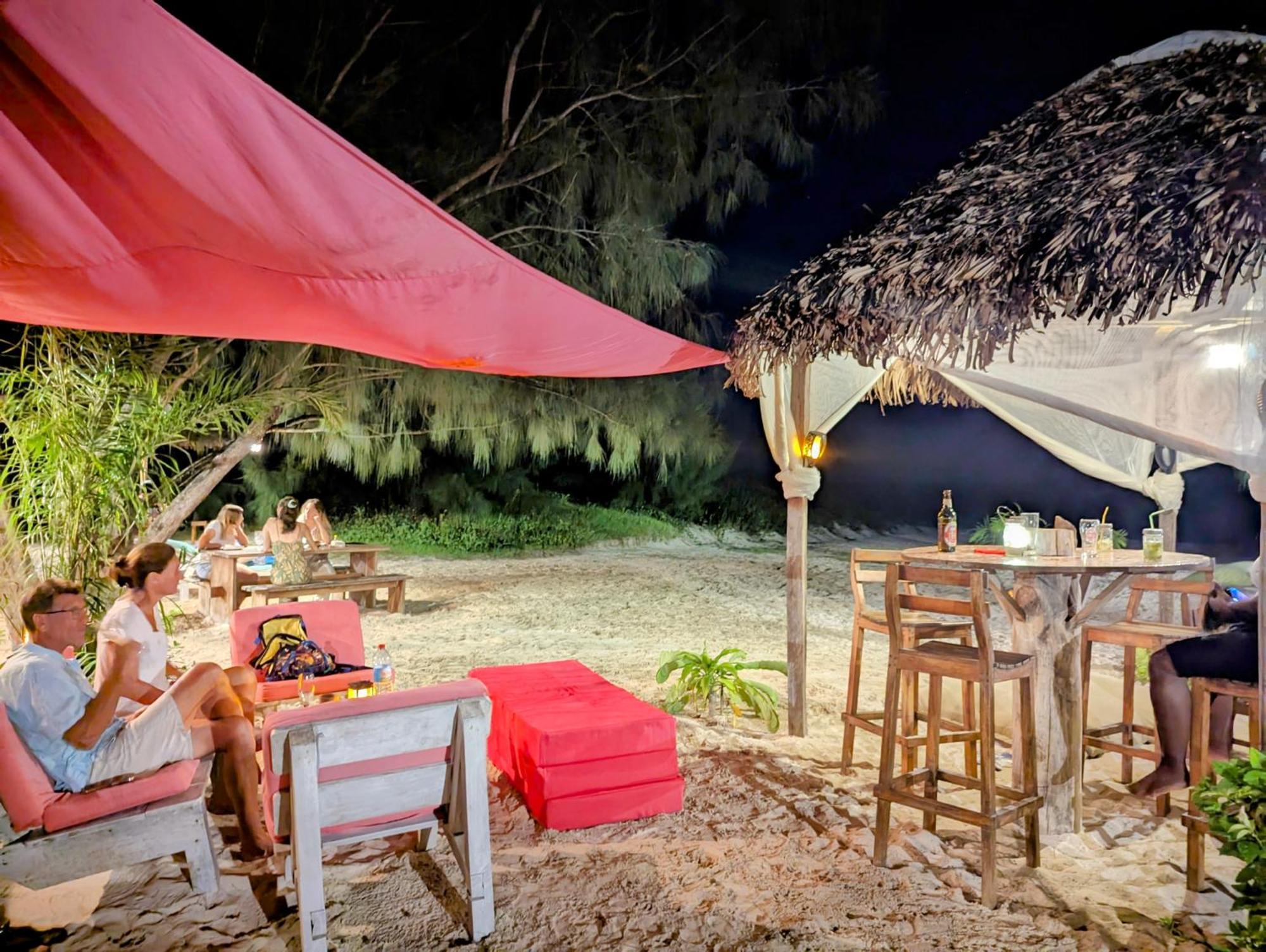 Ocean Lodge Kite & Windsurf Antsiranana Екстериор снимка