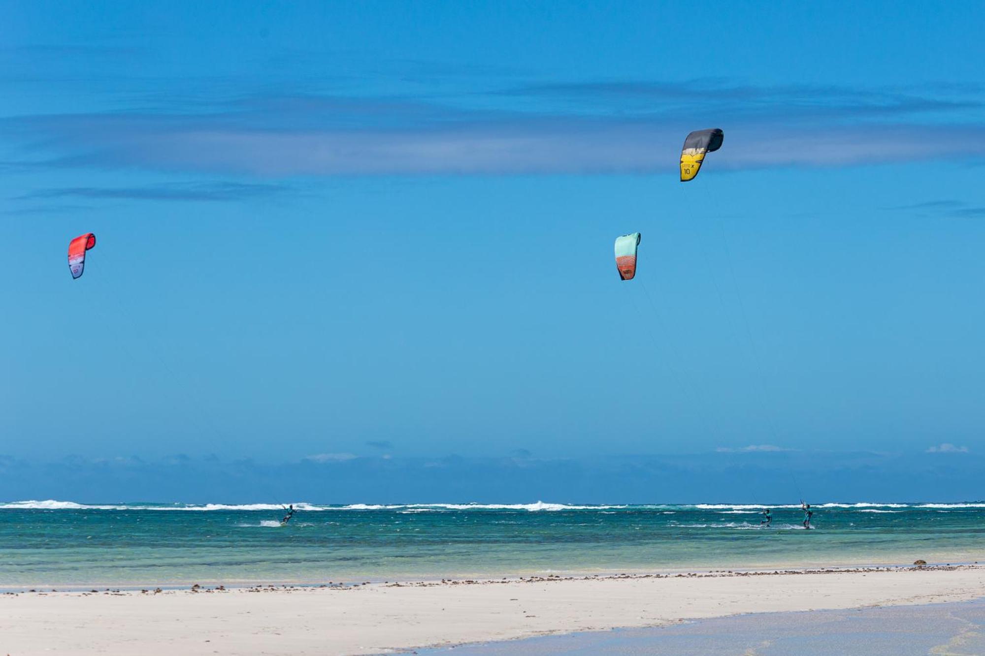 Ocean Lodge Kite & Windsurf Antsiranana Екстериор снимка