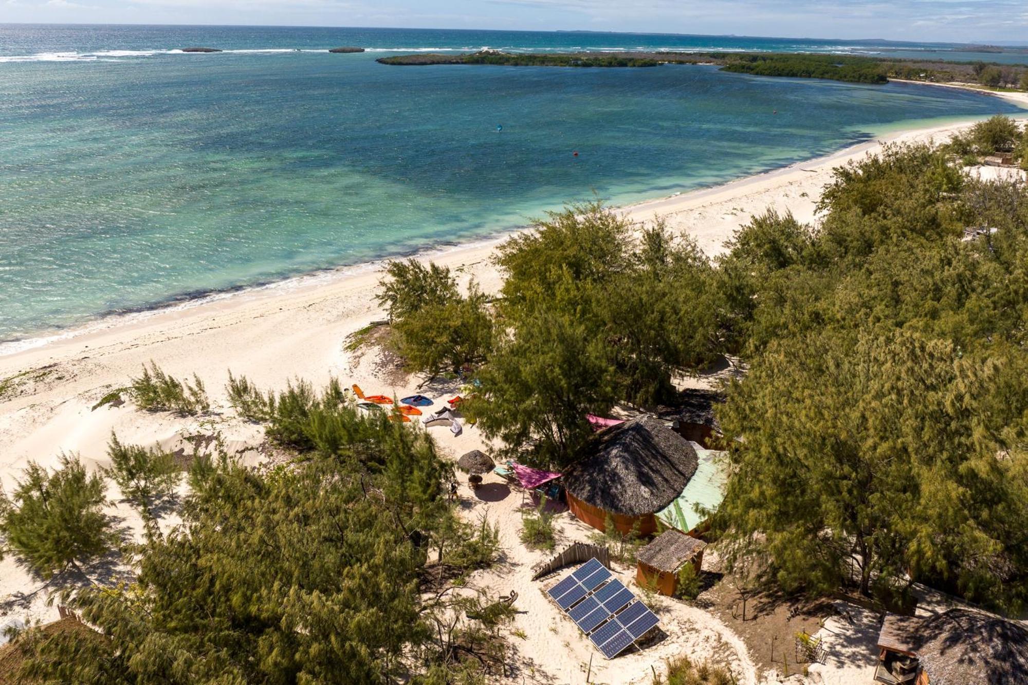 Ocean Lodge Kite & Windsurf Antsiranana Екстериор снимка